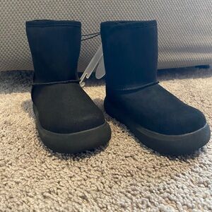 Toddler faux suede cozy boots